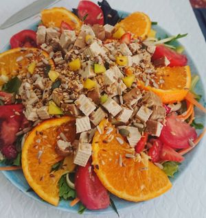 tofu salad at Veganeats Caffe in Lisbon