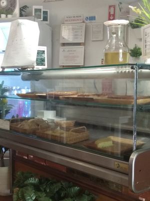 Lots of fresh pastry 😍 at Veganeats Caffe in Lisbon