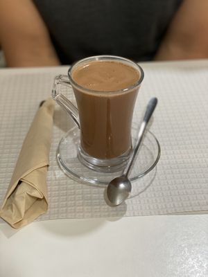 Hot chocolate with soy at Veganeats Caffe in Lisbon