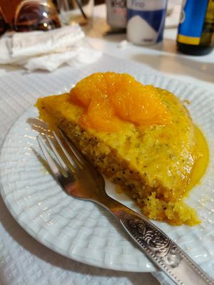 🍰 cake at Veganeats Caffe in Lisbon