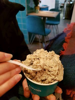 peanut butter oreo salted caramel at N'Ice Cream Factory in Warsaw
