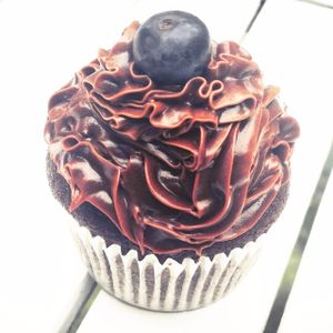 vegan cupcake at Natureat in East London
