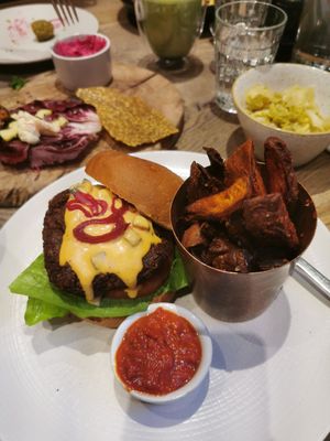 The best vegan burger I've ever tasted ❤️🍔 at Farmacy in West London