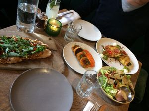 pizzetta, sweet potato falafel and nachos at Farmacy in West London