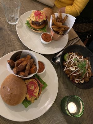 Got no Beef Burgers and Pad Thai at Farmacy in West London