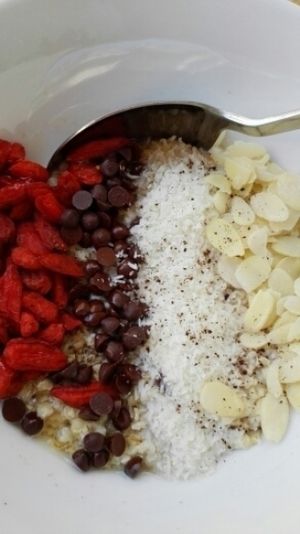 Sweet oatmeal bowl at Oatmeal in Paris