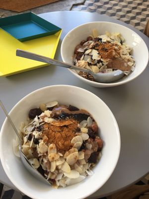 filling, fresh flavours at Oatmeal in Paris