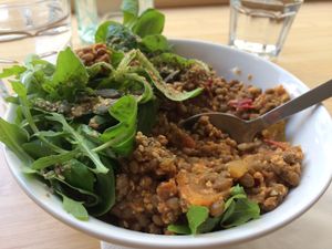 Oatmeal with lentils at Oatmeal in Paris