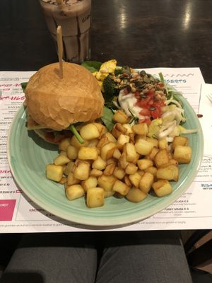 Burger with extra potato’s!  at Funky Jungle in Mechelen