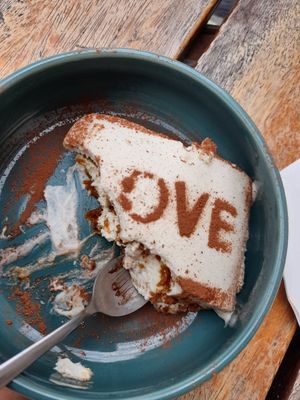 Sorry, zo lekkere tiramisu dat ik me niet kon inhouden tot de foto was genomen 🤣 at Funky Jungle in Mechelen