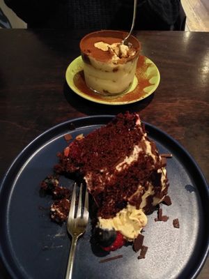 Chocolate cake and tiramisu for dessert at Funky Jungle in Mechelen