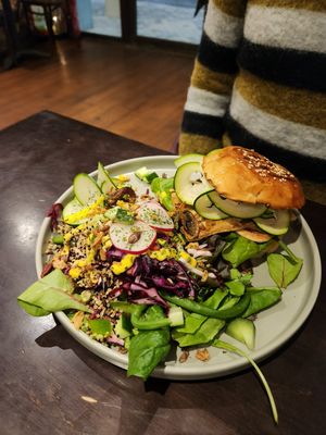 Halloumi burger at Funky Jungle in Mechelen