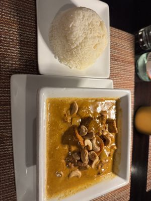 Massuman Curry with tofu   at Avantika in Simpson Bay