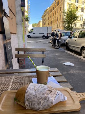 Außenbereich in einer ruhigeren Seitenstraße   at Lattuga in Rome