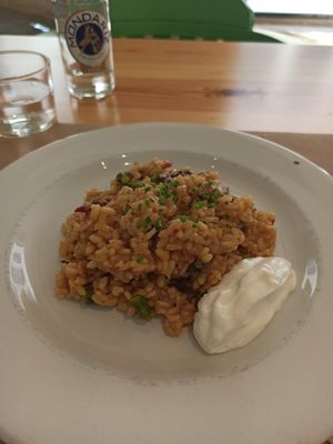 Rice with mushrooms and garlic vegan mayonese at Clorofil-la in Mahon
