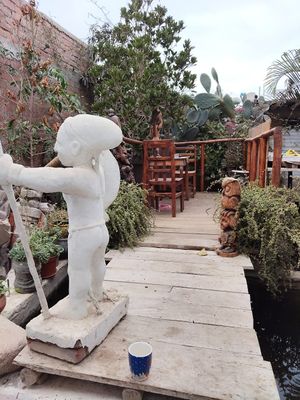 Hay una mesa, en el jardín!  at Pukasoncco arte y Restaurant in Paracas