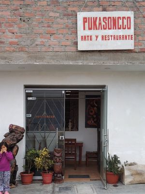 Este es el local de Pukasoncco arte y restaurante después de la pandemia at Pukasoncco arte y Restaurant in Paracas