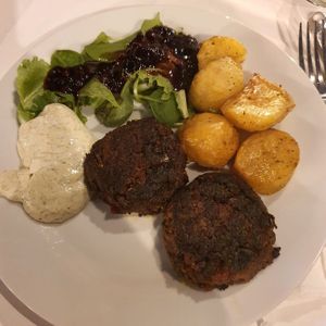 Mini vegetable burgers with roasted potatoes at The Lost Unicorn Restaurant in Tsagarada