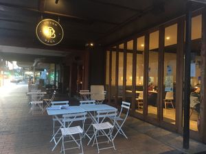 Outdoor seating at Dough Bros in Hamilton