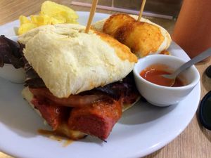 I visited O Vegano on my vegan pilgrimage through Belo Horizonte (read more about that here: http://www.budgetbucketlist.com/belo-horizonte.html)  at O Vegano in Belo Horizonte