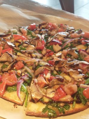 Heavenly veggie pizza w/gluten free crust at Dells Pizza Lab in Wisconsin Dells