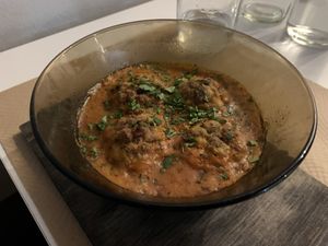 Albóndigas de seitán at Nomit in Valencia