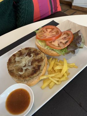 Burger at Nomit in Valencia