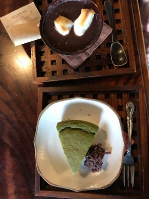 vegan matcha cake (glutenfree) and rice cake in red bean soup at Aisunao in Naoshima