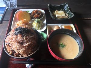 Large rice portion (1100) at Aisunao in Naoshima