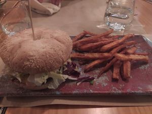 Hamburguesa MC flay at La Huella Vegana in Rivas-vaciamadrid