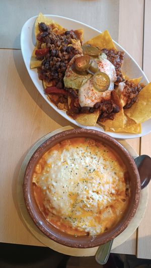 Patatas gauchas y totopos at La Huella Vegana in Rivas-vaciamadrid