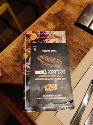 Noches perriteras at La Huella Vegana in Rivas-vaciamadrid