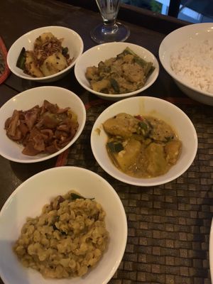 5 curries and rice   at Jade Green Tea Centre & Restaurant in Ella