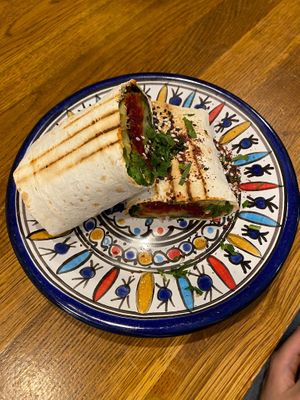 Beetroot, wakame and avocado wrap at Falla - Wawrzyniaka in Poznan