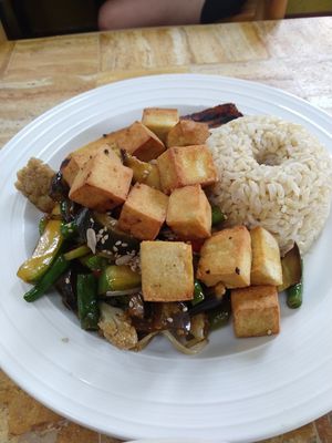 Brown rice, veggies, tofu at La Bio Cafetta in Lima