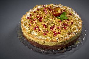 Cake with Matcha Tea, Green Apple and Lime – raw at Vyro Raw & Vegan Bistro in Bucharest