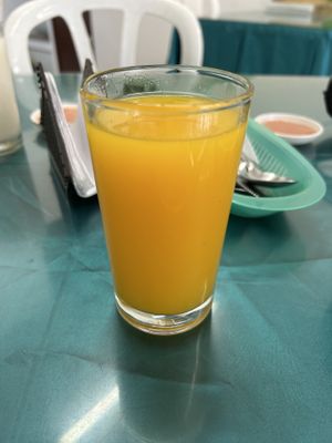 Mango juice  at Punto Verde in Cali