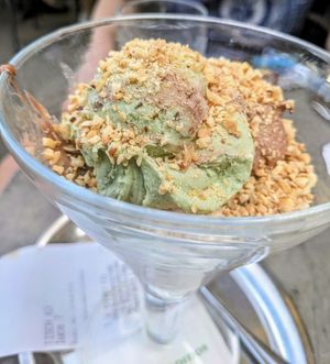 Pistazie, Schokolade und Haselnuss mit Krokant at Eissalon am Schwedenplatz in Vienna