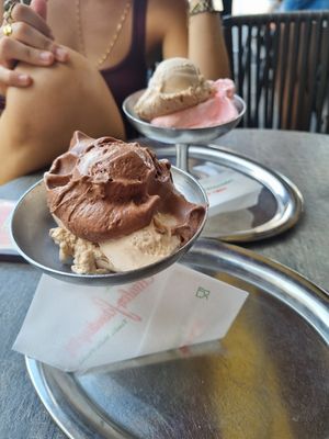  at Eissalon am Schwedenplatz in Vienna