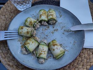 Zucchini mit Tahinicreme at Naturabsolu in Villeneuve-les-avignon