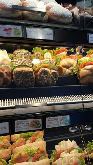 vegan sandwiches (above in the picture, avocado and with vegan schnitzel) at backWERK - Griesgasse in Salzburg