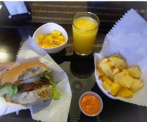 meal at B-Vegan in Salvador