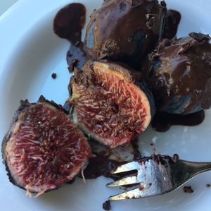Organic figs, dark chocolate glaze at Gioia Plant-Based Cuisine in Marbella