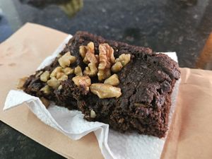 Vegan brownie at Bigote in Quito