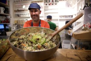 Il mitico Kahraman con il suo bulgur  at Fresssco in Perugia