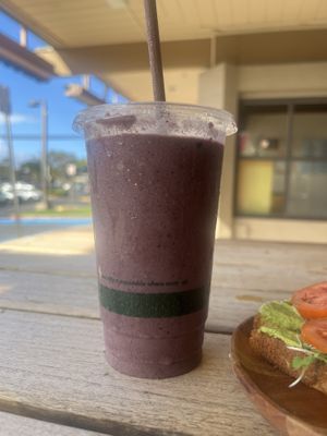 Uncle’s açai smoothie   at Wow Wow Hawaiian Lemonade in Kihei