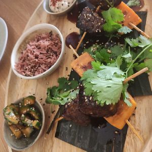 Brochetas de tempeh at The Green Spot in Barcelona