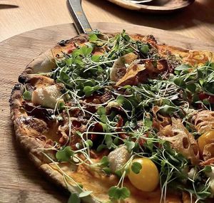 Pizza vegana sin gluten at The Green Spot in Barcelona