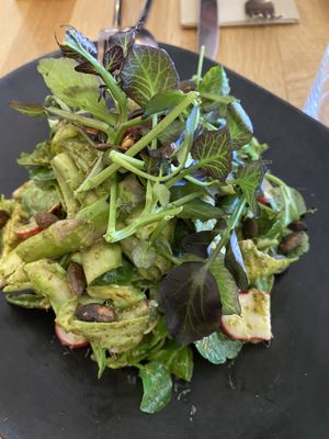 Asparagus salad #Veganuary at The Green Spot in Barcelona