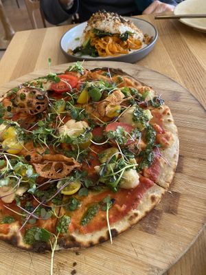 GF buckwheat pizza & sweet potato pasta with spinach & macadamia #Veganuary at The Green Spot in Barcelona